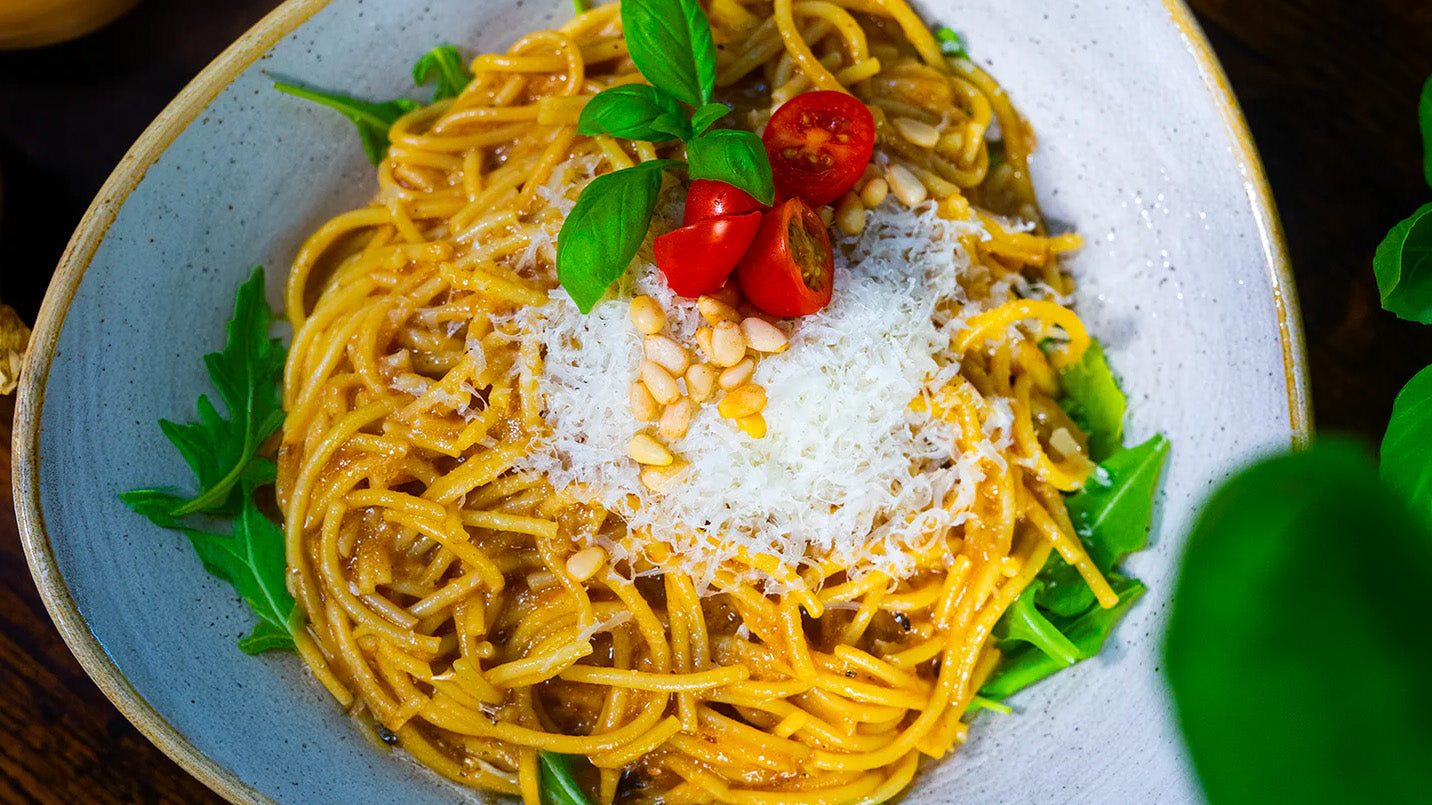 Zwiebel-Pasta mit karamellisierten Zwiebeln und Parmesan – cremiges Sommergericht