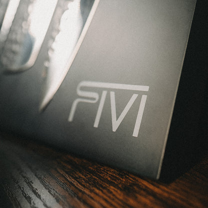 DAs FIVI Logo auf dem FIVI Messerblock MONI