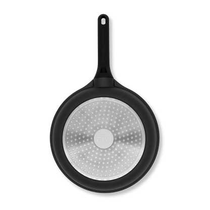 Unterseite der Induktionspfanne Vanessa mit silbernem Boden für Induktion und eingraviertem FIVI-Logo.